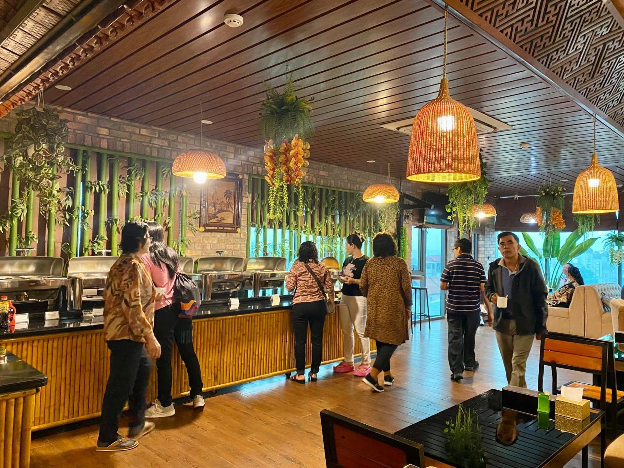 Kawasaki Noi Bai Airport Hotel 外观 照片